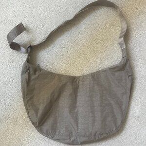 BAGGU NWT Large Crescent Bag - Dove